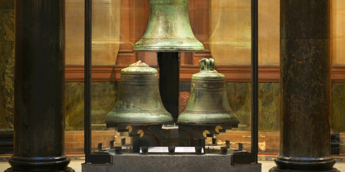Howth-Bells-Gallery-talk-(1200-x-600-px).jpg Howth-Bells-Gallery-talk-(1200-x-600-px).jpg